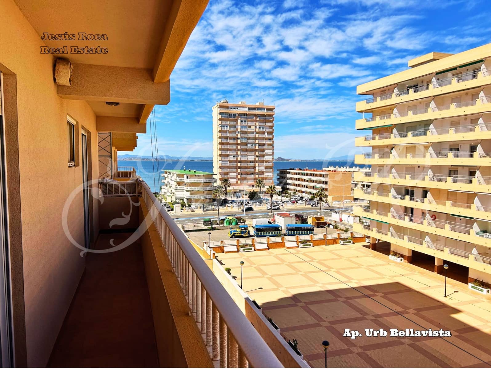 2 quarto Apartamento de Praia para venda em La Manga del Mar Menor com piscina - 215 000 € (Ref: 9743994)
