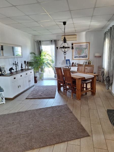 3 makuuhuone Maalaistalo myytävänä paikassa Llocnou d'en Fenollet mukana uima-altaan 
autotalli - 237 000 € (Ref: 9502740)