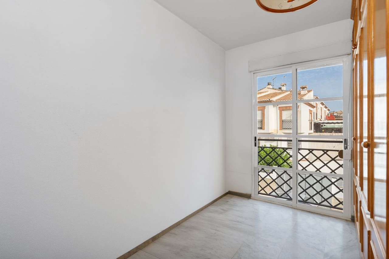 4 soveværelse Villa til salg i Huetor Vega - € 299.000 (Ref: 10048676)