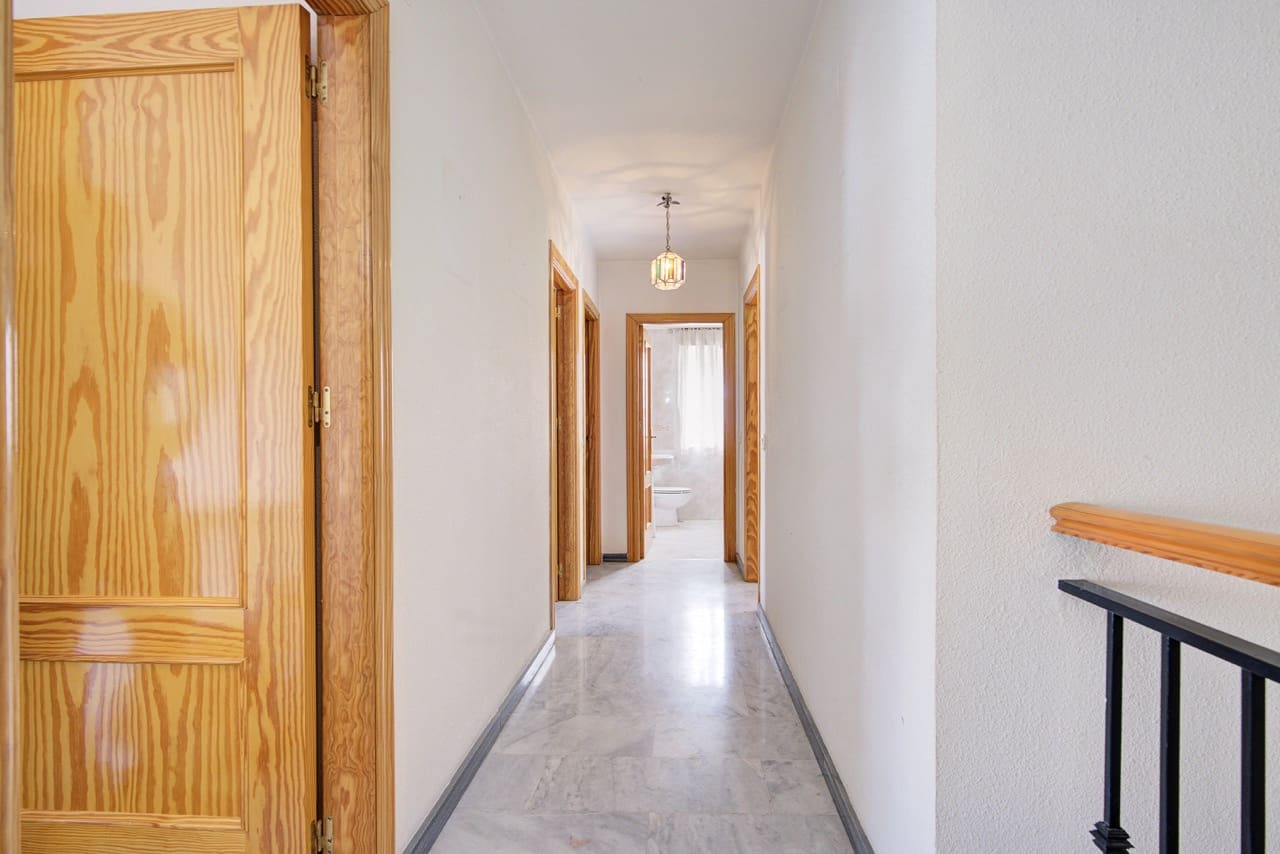 4 soveværelse Villa til salg i Huetor Vega - € 299.000 (Ref: 10048676)