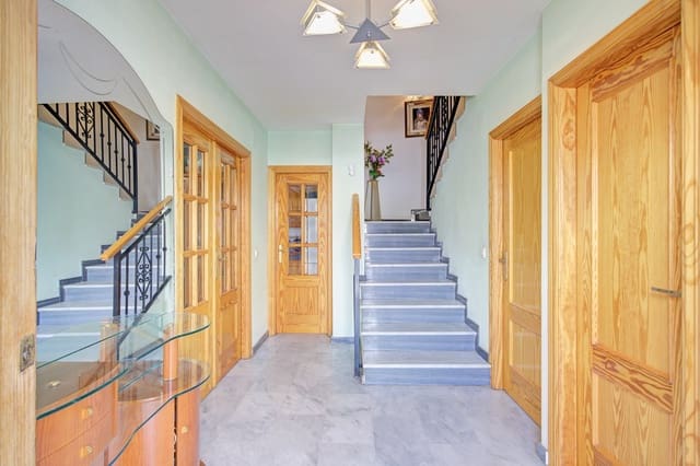 4 soveværelse Villa til salg i Huétor Vega - € 299.000 (Ref: 10048676)