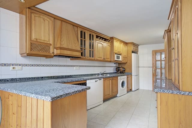 4 soveværelse Villa til salg i Huétor Vega - € 299.000 (Ref: 10048676)