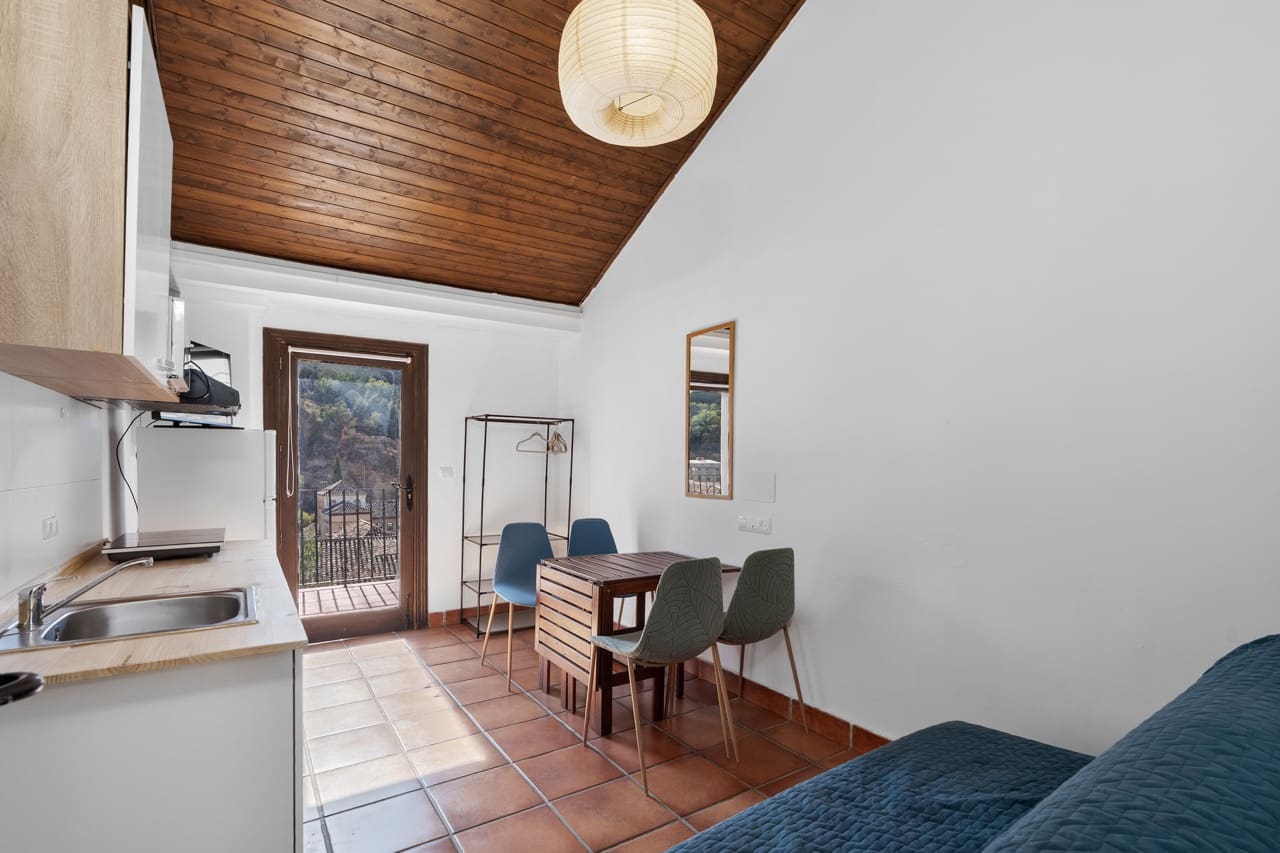 10 soveværelse Virksomhed til salg i Granada by - € 1.600.000 (Ref: 9393479)