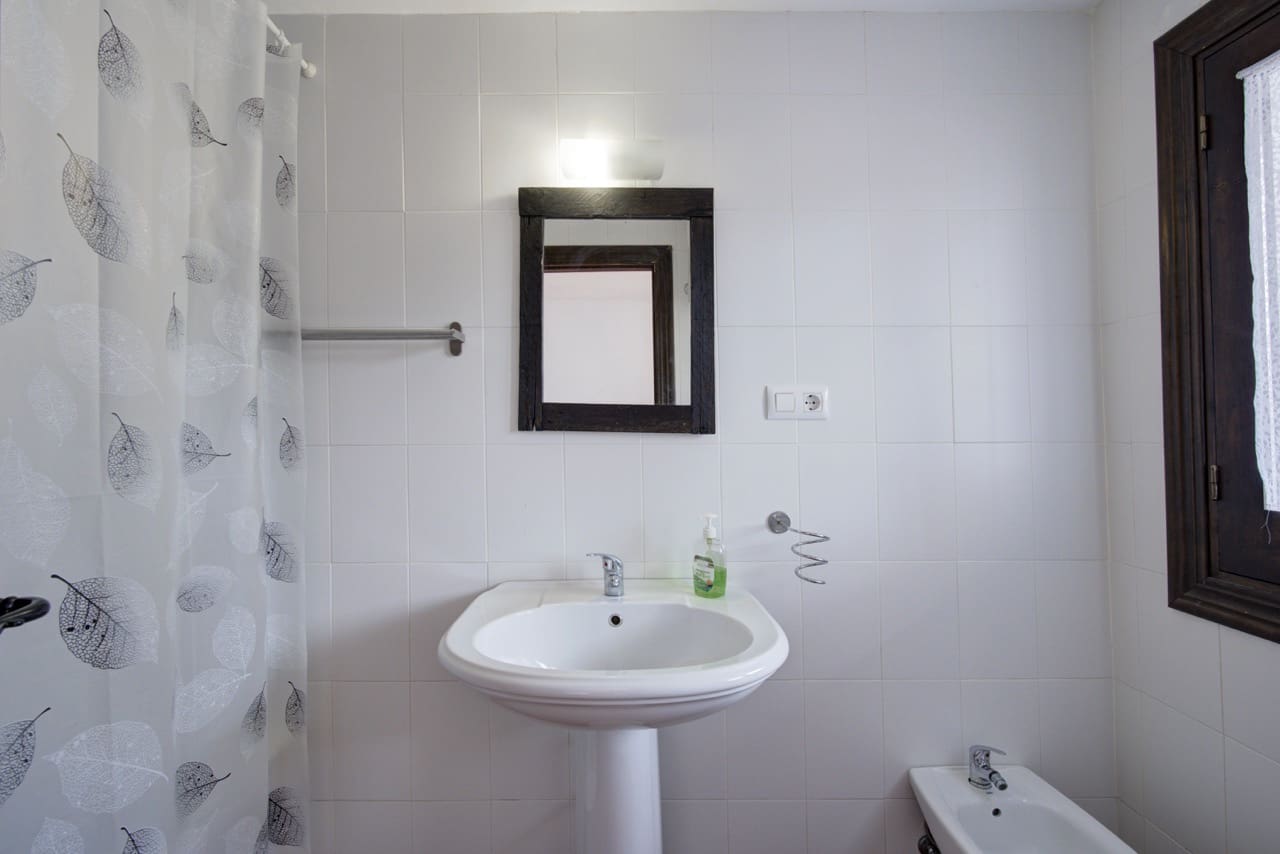 10 soveværelse Virksomhed til salg i Granada by - € 1.600.000 (Ref: 9393479)