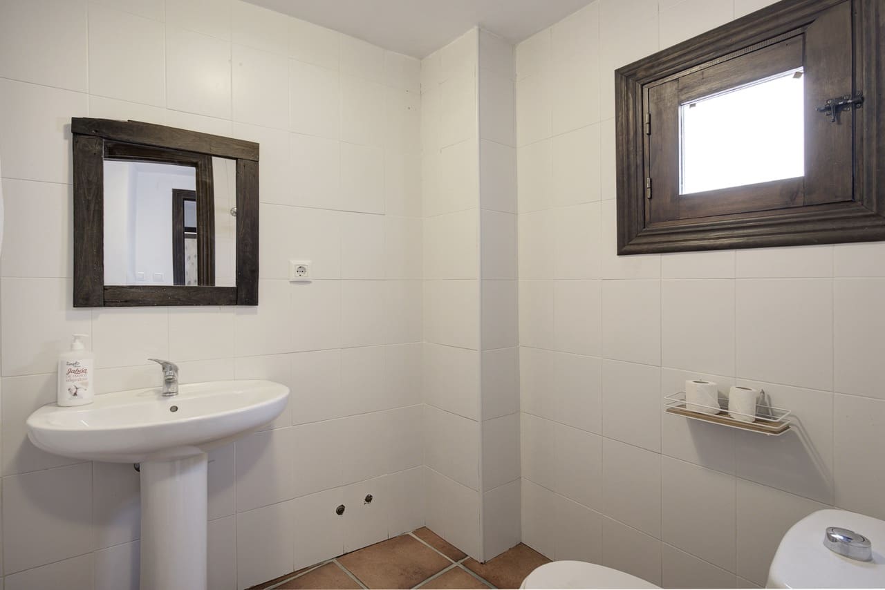 10 soveværelse Virksomhed til salg i Granada by - € 1.600.000 (Ref: 9393479)