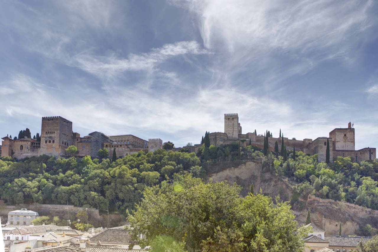 10 soveværelse Virksomhed til salg i Granada by - € 1.600.000 (Ref: 9393479)