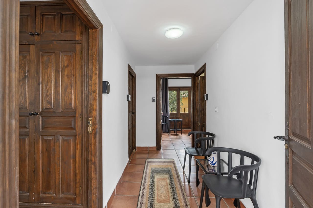 10 soveværelse Virksomhed til salg i Granada by - € 1.600.000 (Ref: 9393479)