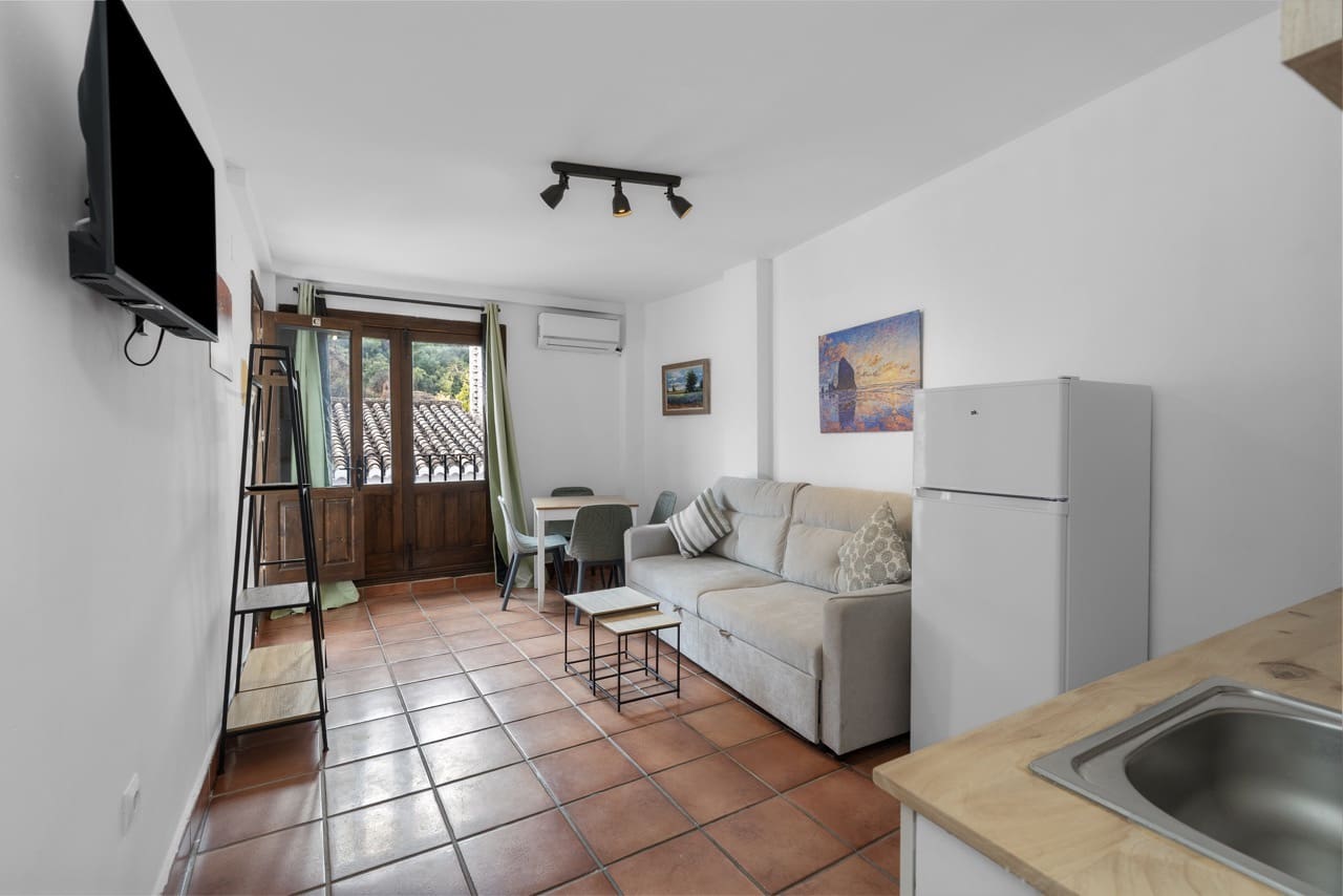 10 soveværelse Virksomhed til salg i Granada by - € 1.600.000 (Ref: 9393479)