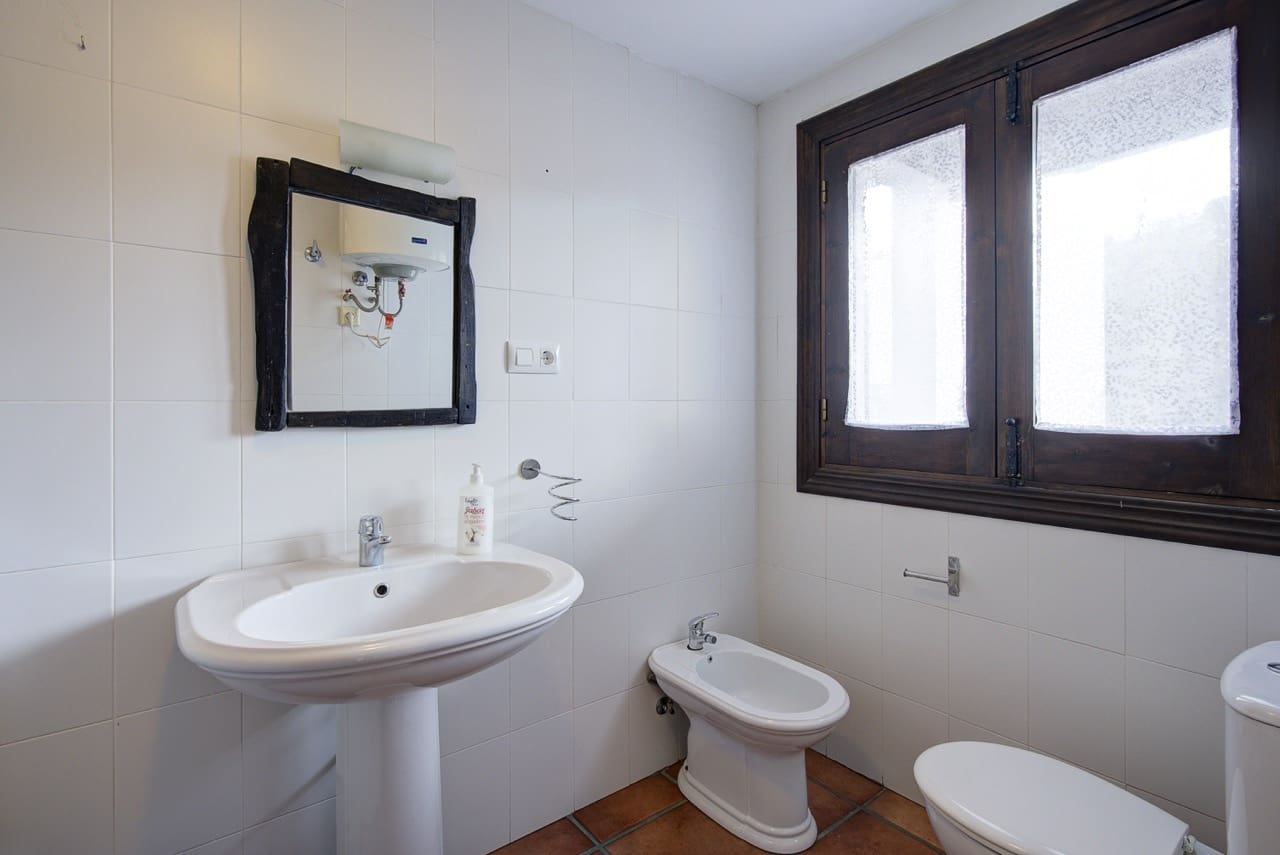 10 soveværelse Virksomhed til salg i Granada by - € 1.600.000 (Ref: 9393479)