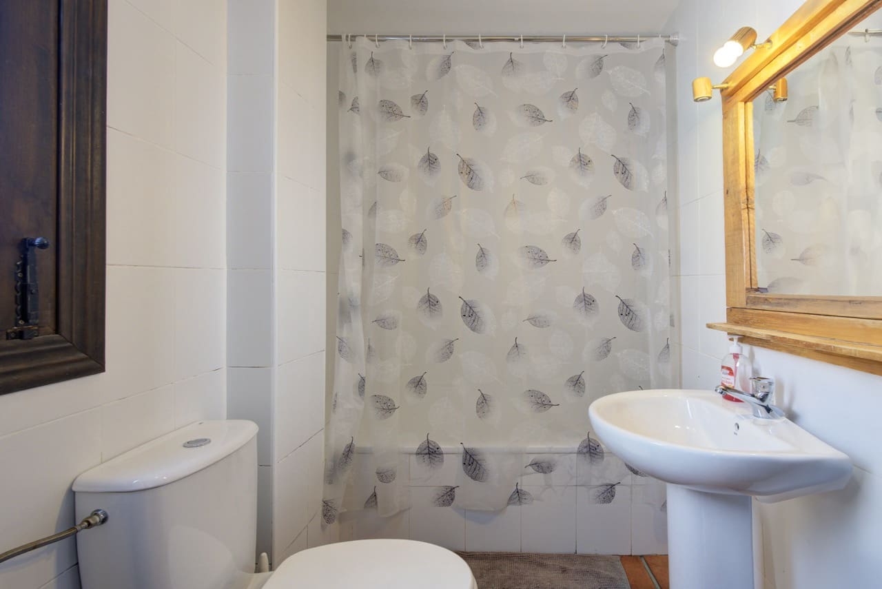 10 soveværelse Virksomhed til salg i Granada by - € 1.600.000 (Ref: 9393479)