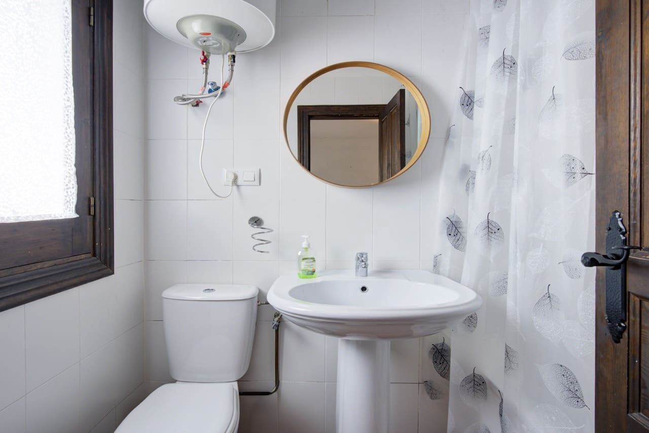 10 soveværelse Virksomhed til salg i Granada by - € 1.600.000 (Ref: 9393479)