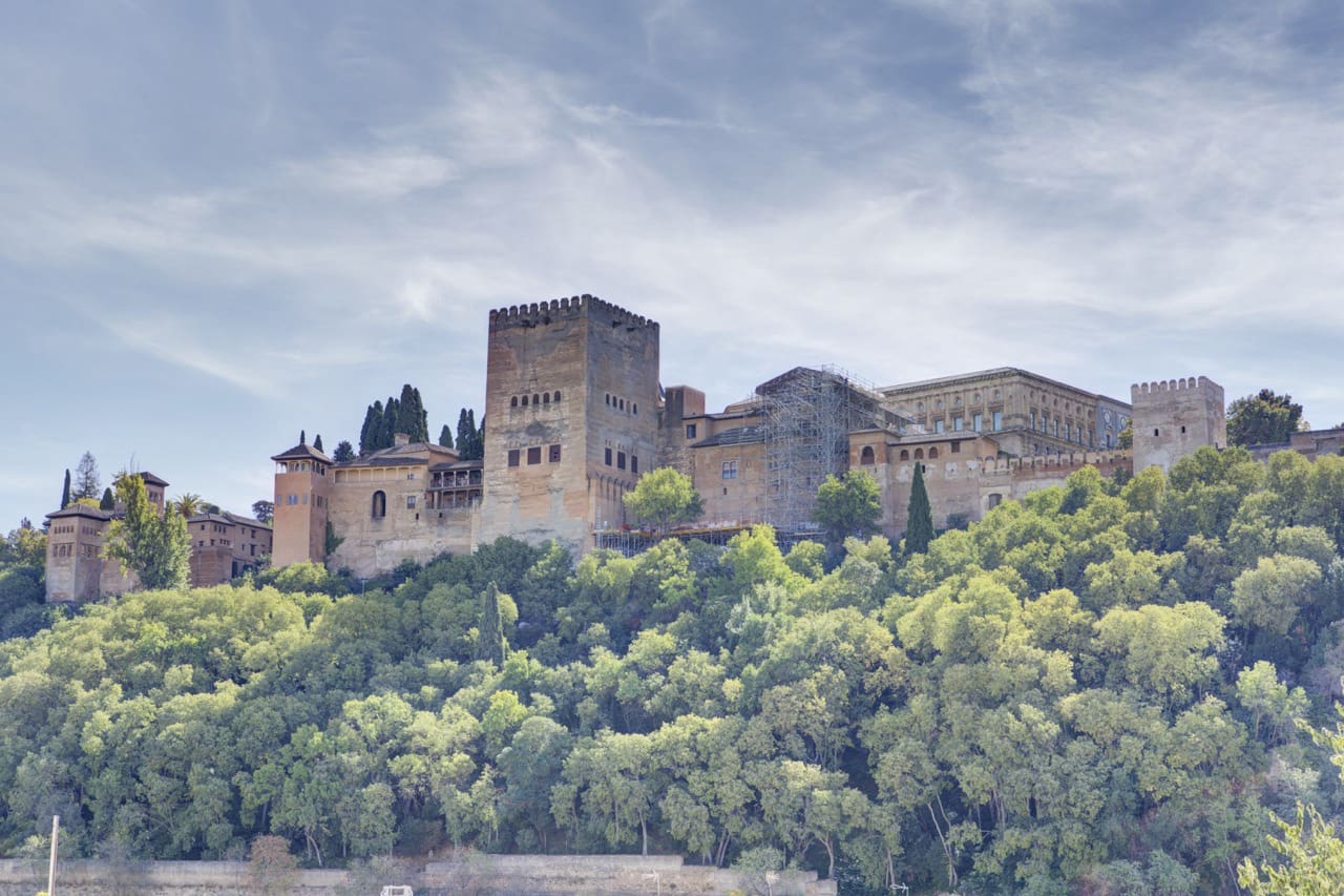 10 soveværelse Virksomhed til salg i Granada by - € 1.600.000 (Ref: 9393479)