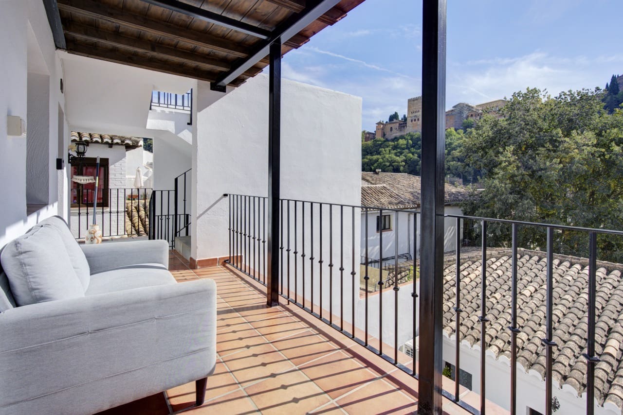 10 soveværelse Virksomhed til salg i Granada by - € 1.600.000 (Ref: 9393479)