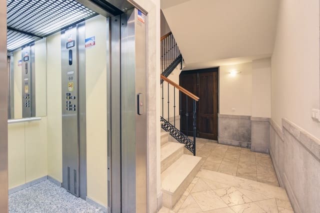 1 soveværelse Lejlighed til leje i Centro - Sagrario, Granada by - € 800 (Ref: 9395678)