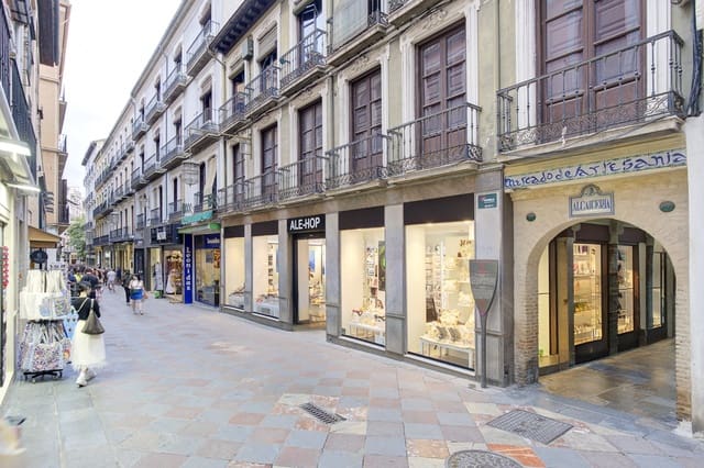 1 soveværelse Lejlighed til leje i Centro - Sagrario, Granada by - € 800 (Ref: 9395678)