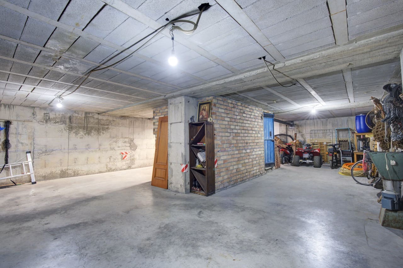 Sklep na sprzedaż w Armilla - 68 000 € (Ref: 9398062)