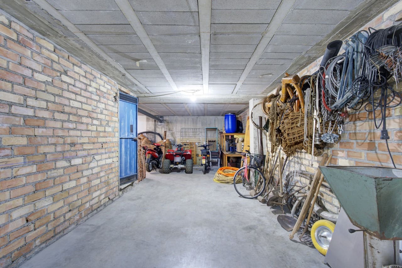 Sklep na sprzedaż w Armilla - 68 000 € (Ref: 9398062)