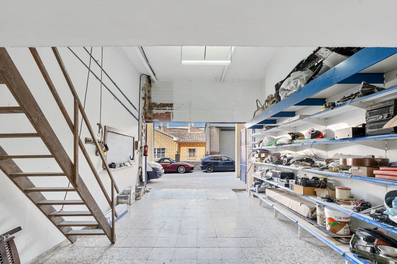 Komercyjne na sprzedaż w Miasto Grenada - 75 000 € (Ref: 9398136)