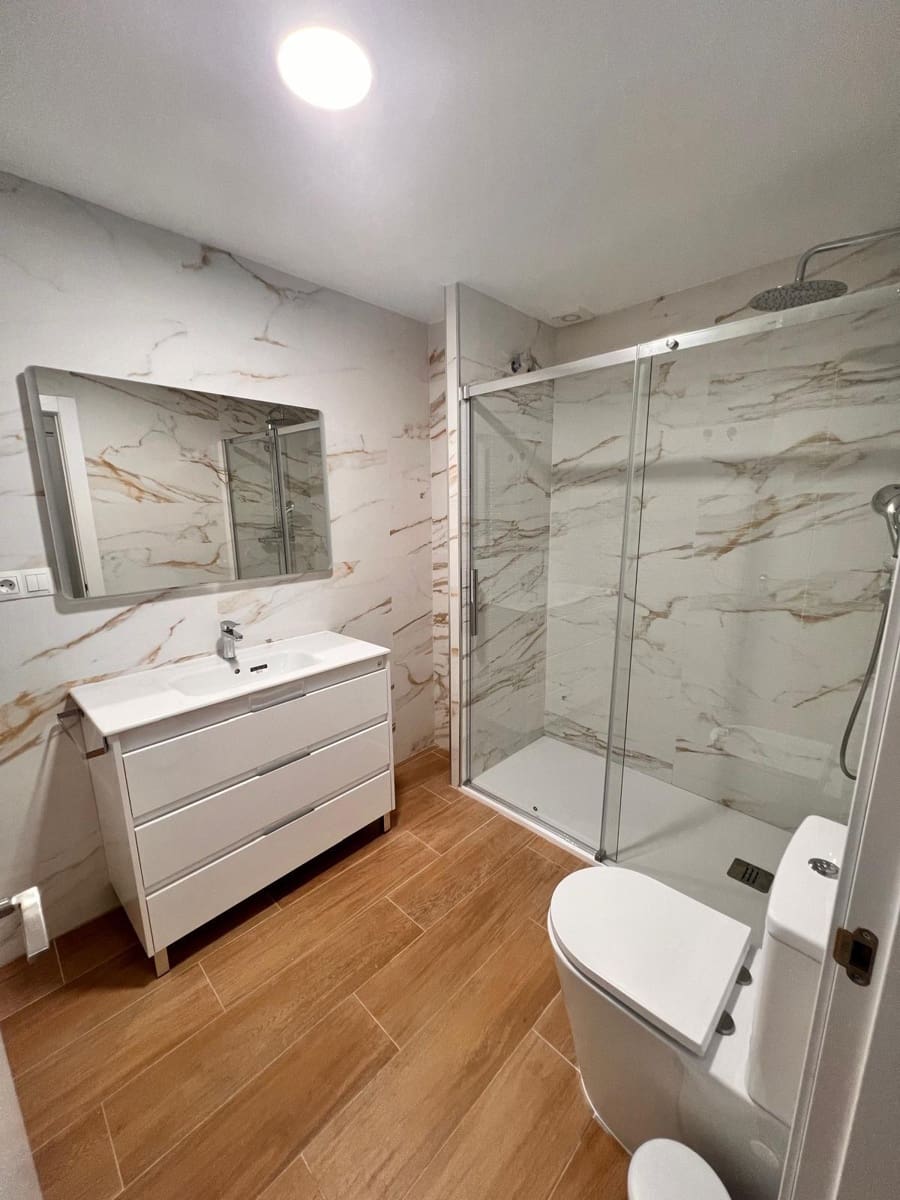 2 soveværelse Lejlighed til leje i Granada by - € 1.100 (Ref: 9424102)