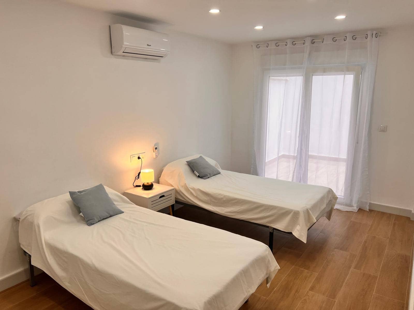 2 soveværelse Lejlighed til leje i Granada by - € 1.100 (Ref: 9424102)