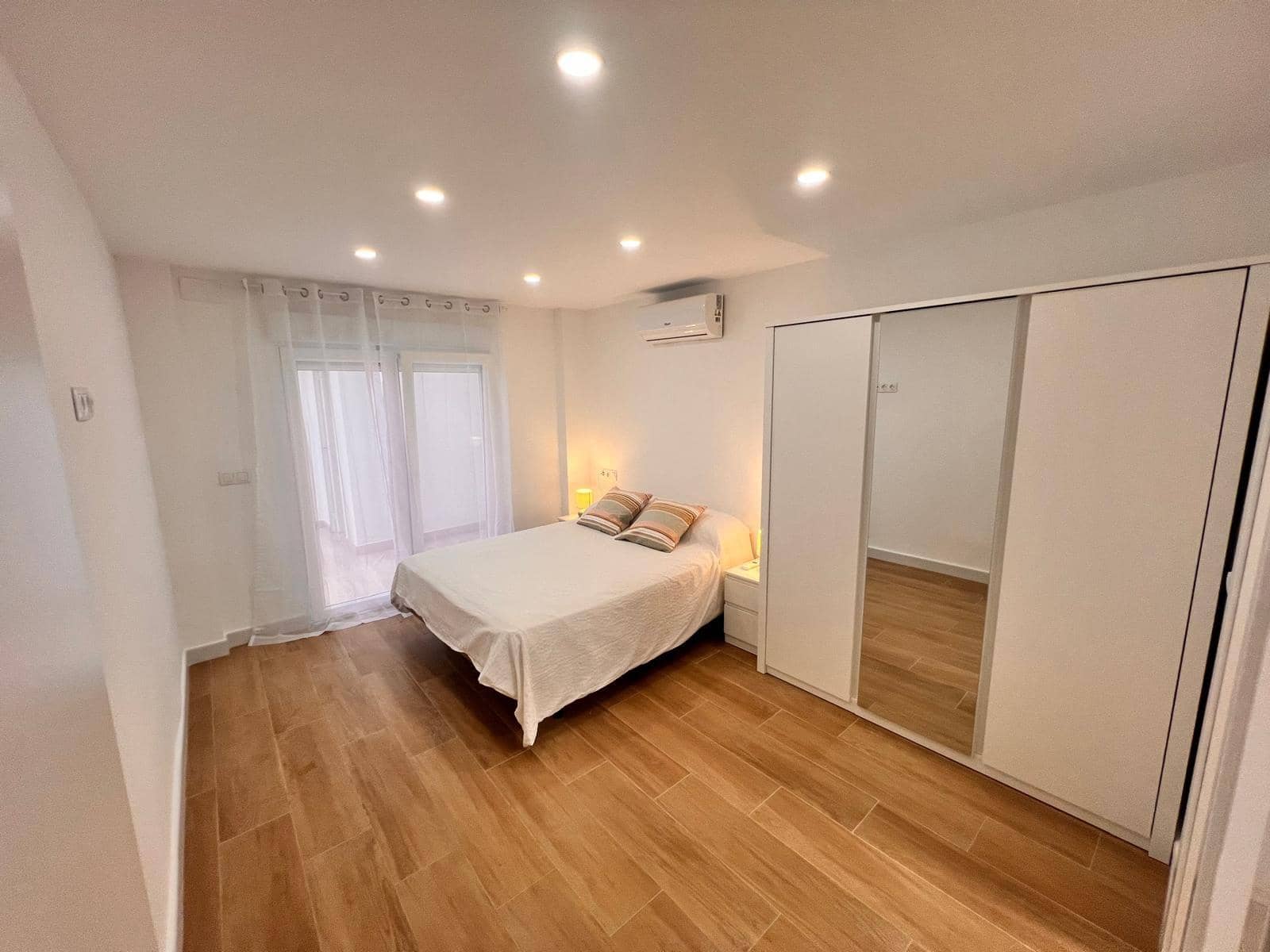 2 soveværelse Lejlighed til leje i Granada by - € 1.100 (Ref: 9424102)