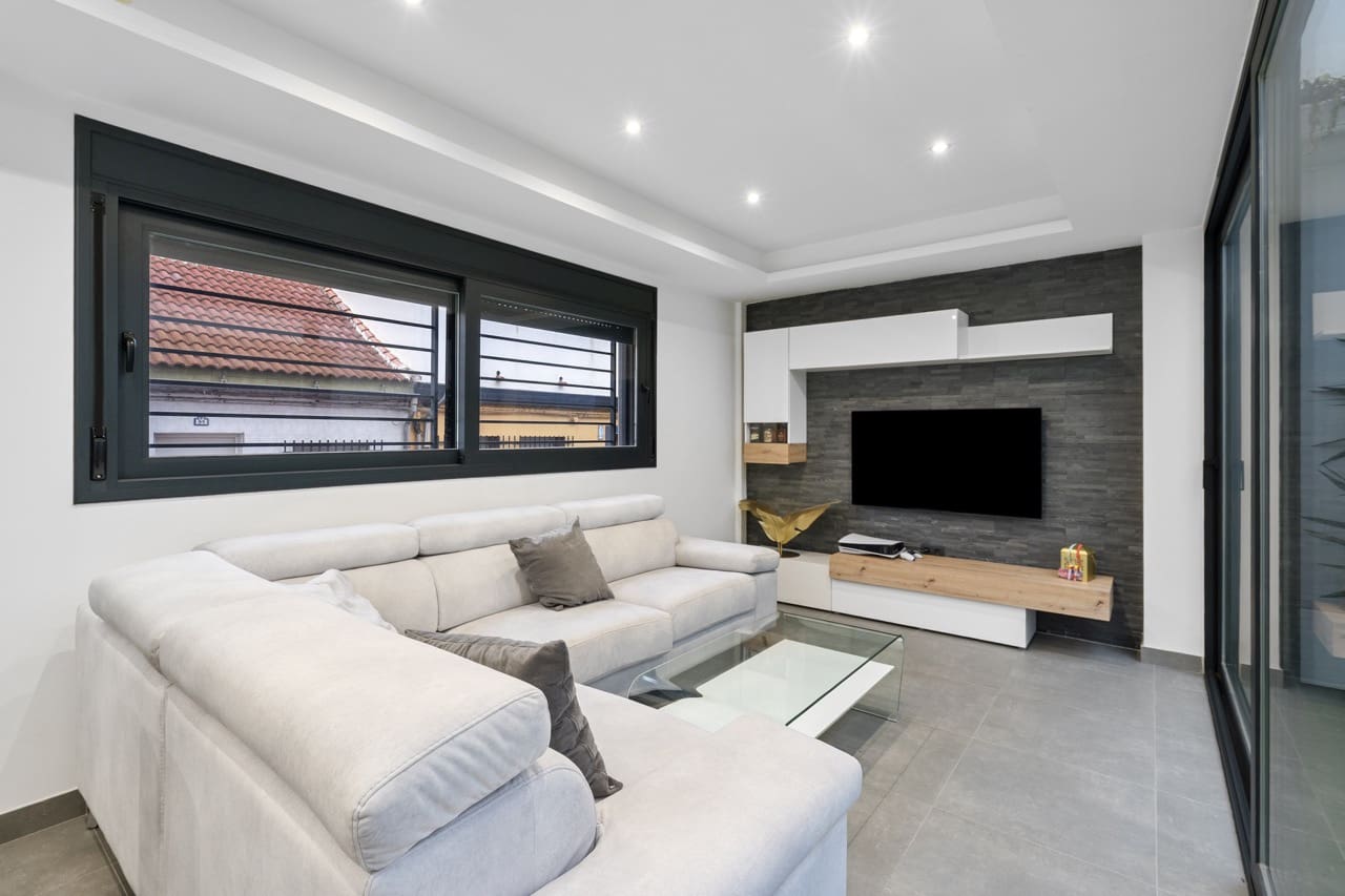 3 soveværelse Rækkehus til salg i Granada by med swimmingpool - € 375.000 (Ref: 9714371)