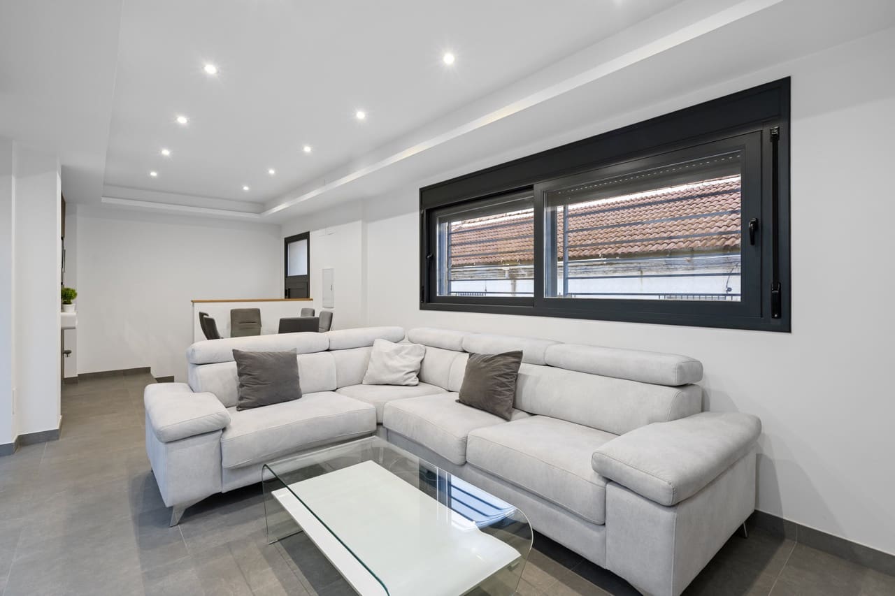 3 soveværelse Rækkehus til salg i Granada by med swimmingpool - € 375.000 (Ref: 9714371)