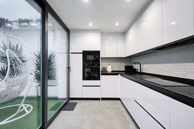 3 soveværelse Rækkehus til salg i Zaidin, Granada by med swimmingpool - € 375.000 (Ref: 9714371)