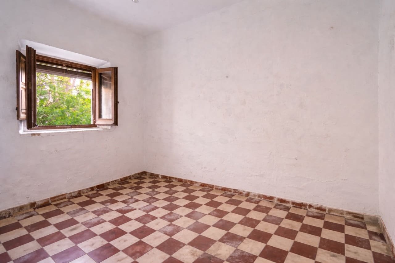 6 bedroom Townhouse for sale in La Taha with garage - € 129,900 (Ref: 9783482)