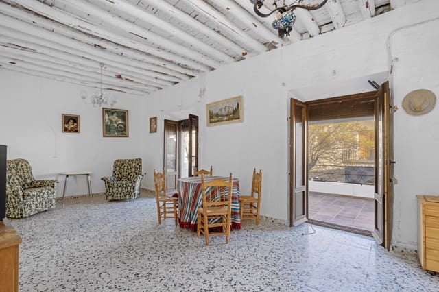 6 bedroom Townhouse for sale in La Taha with garage - € 129,900 (Ref: 9783482)