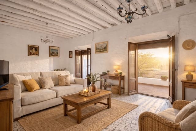 6 bedroom Townhouse for sale in La Taha with garage - € 129,900 (Ref: 9783482)