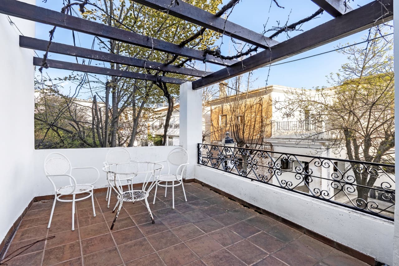 6 bedroom Townhouse for sale in La Taha with garage - € 129,900 (Ref: 9783482)