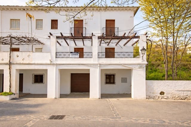 6 bedroom Townhouse for sale in La Taha with garage - € 129,900 (Ref: 9783482)