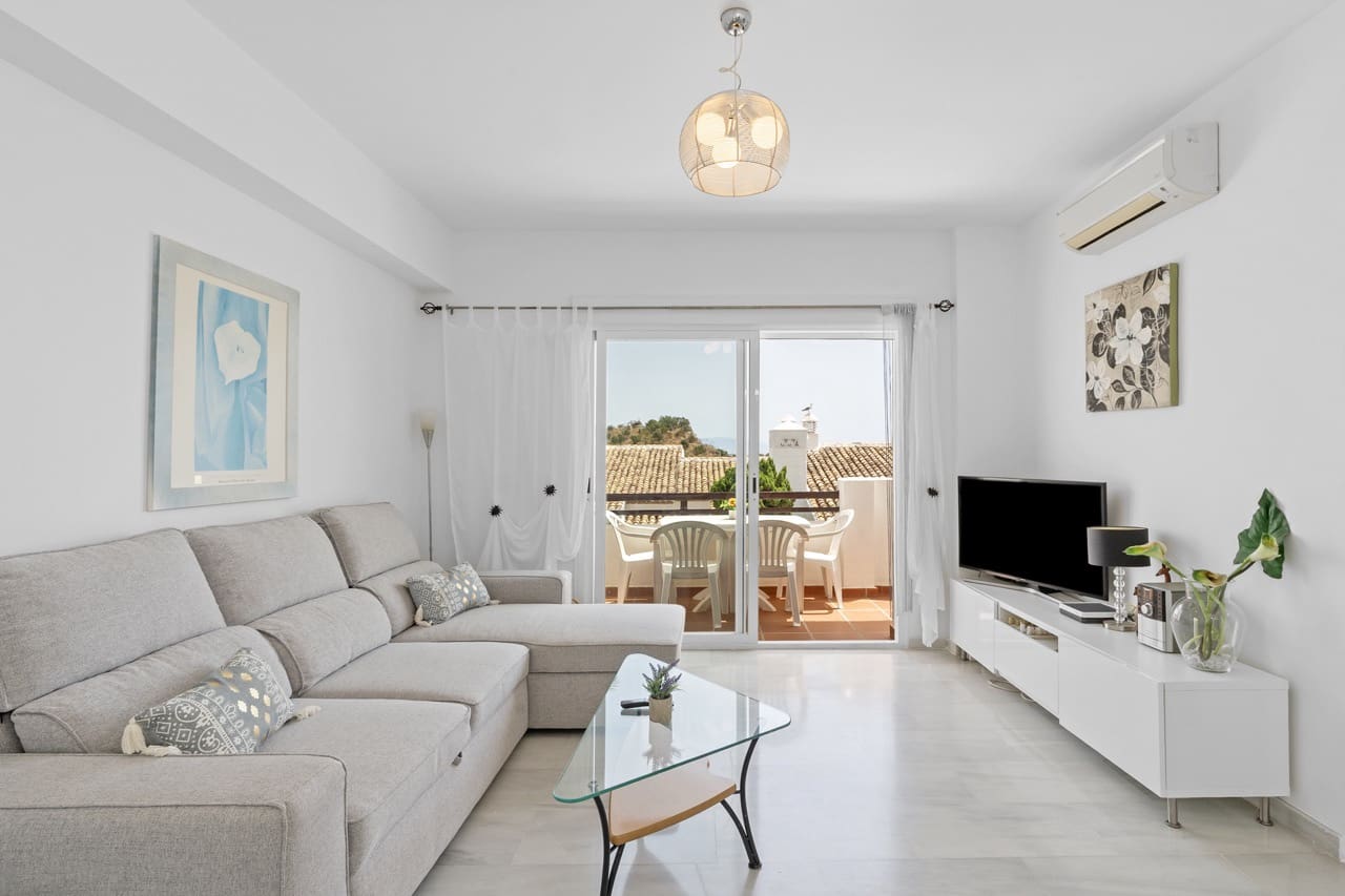 2 bedroom Terraced Villa for sale in La Herradura with garage - € 335,000 (Ref: 9950433)