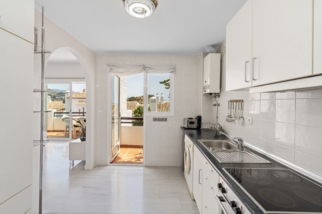 2 bedroom Terraced Villa for sale in La Herradura with garage - € 335,000 (Ref: 9950433)