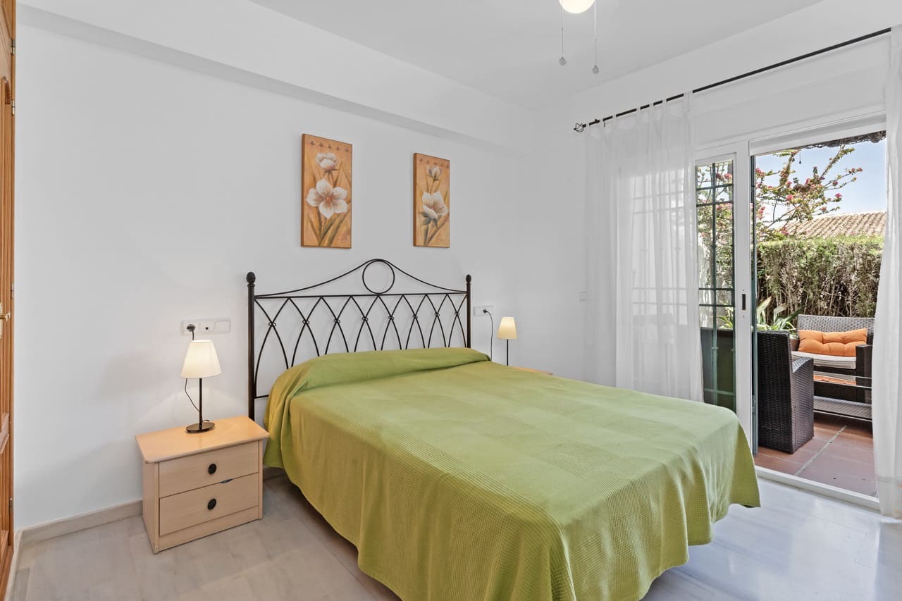 2 bedroom Terraced Villa for sale in La Herradura with garage - € 335,000 (Ref: 9950433)