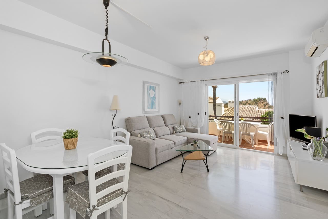 2 bedroom Terraced Villa for sale in La Herradura with garage - € 335,000 (Ref: 9950433)