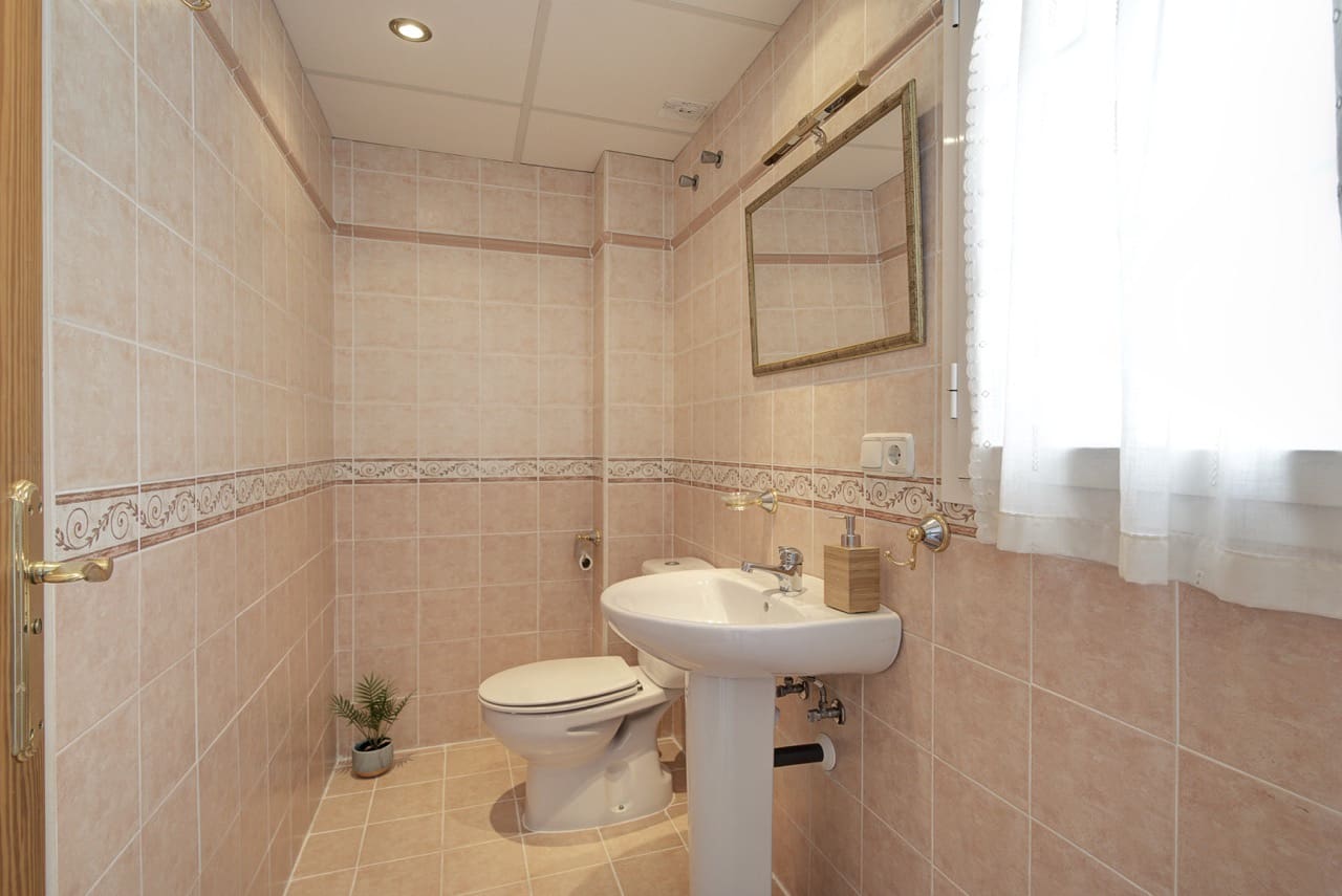 2 bedroom Terraced Villa for sale in La Herradura with garage - € 335,000 (Ref: 9950433)