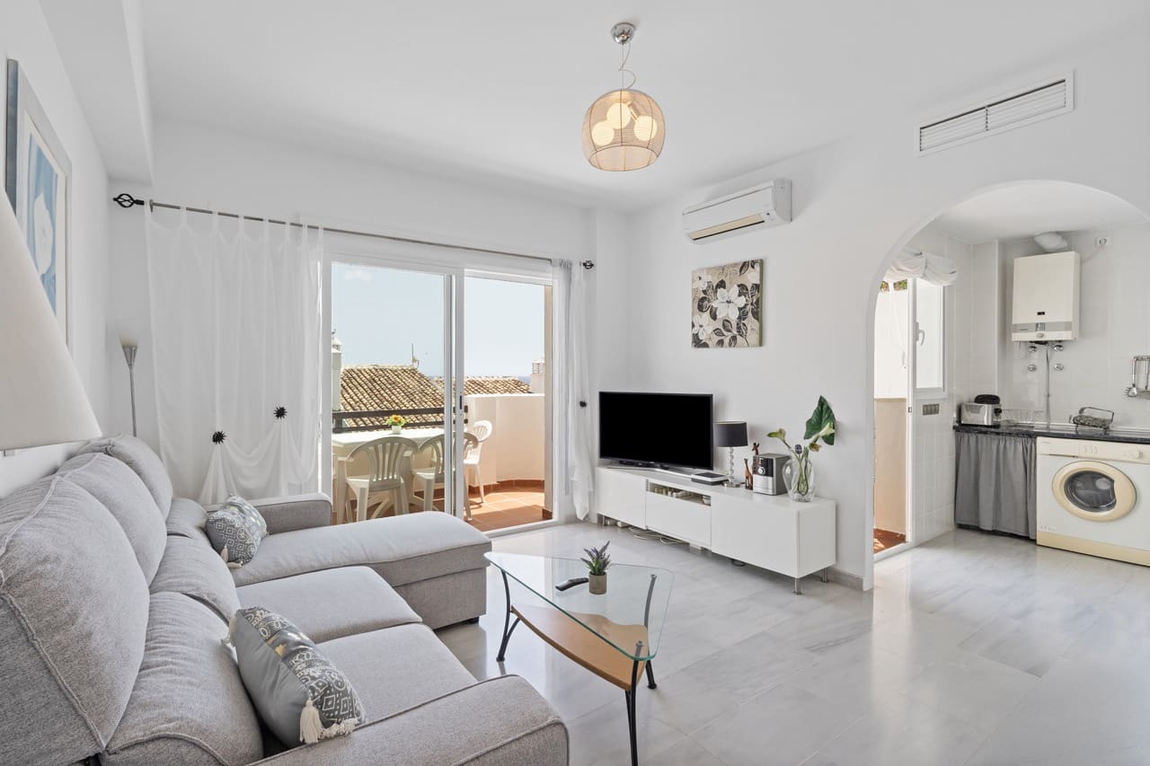 2 bedroom Terraced Villa for sale in La Herradura with garage - € 335,000 (Ref: 9950433)