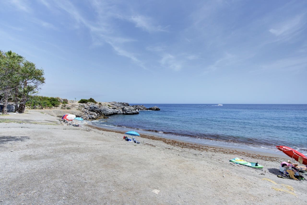 2 bedroom Terraced Villa for sale in La Herradura with garage - € 335,000 (Ref: 9950433)