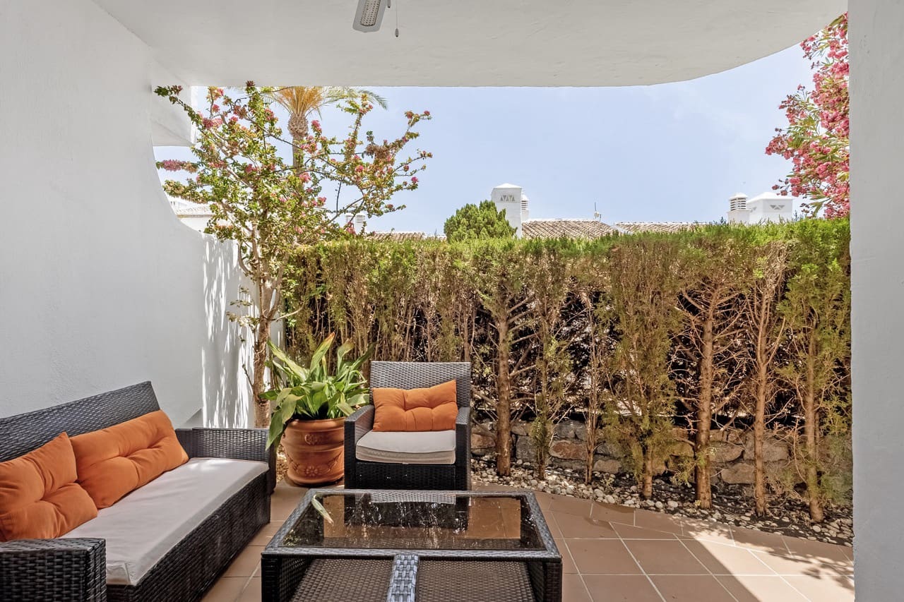 2 bedroom Terraced Villa for sale in La Herradura with garage - € 335,000 (Ref: 9950433)
