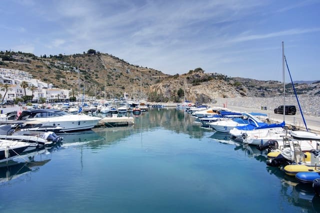 2 bedroom Terraced Villa for sale in La Herradura, Almuñécar with garage - € 335,000 (Ref: 9950433)