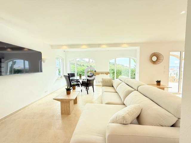 Chalet de 4 habitaciones en El Peñoncillo, Torrox en venta con piscina - 450.000 € (Ref: 9446760)