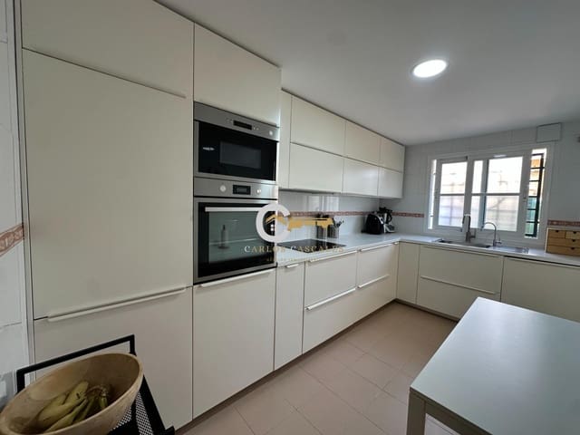 Piso de 3 habitaciones en Caleta de Vélez, Vélez-Málaga en venta con piscina - 363.000 € (Ref: 9524502)