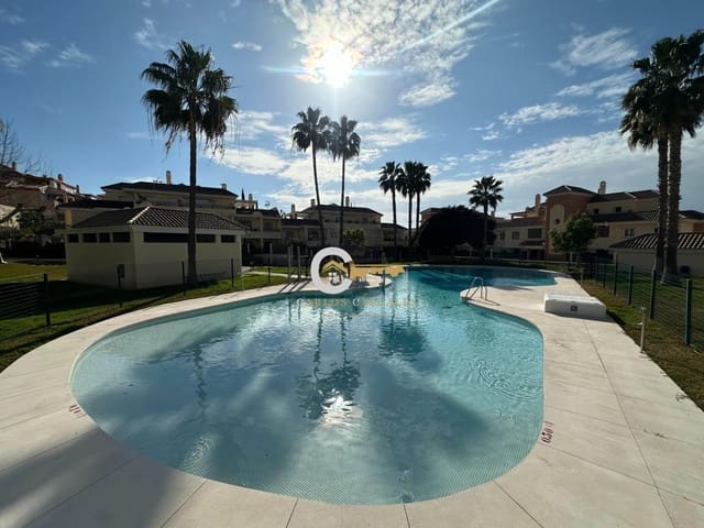 Piso de 3 habitaciones en Caleta de Vélez, Vélez-Málaga en venta con piscina - 363.000 € (Ref: 9524502)