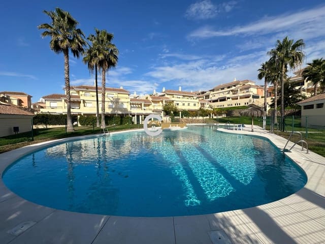 Piso de 3 habitaciones en Caleta de Vélez, Vélez-Málaga en venta con piscina - 363.000 € (Ref: 9524502)