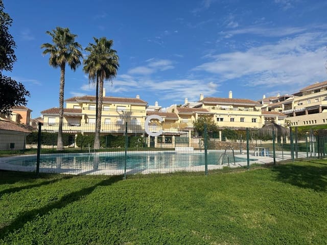 Piso de 3 habitaciones en Caleta de Vélez, Vélez-Málaga en venta con piscina - 363.000 € (Ref: 9524502)