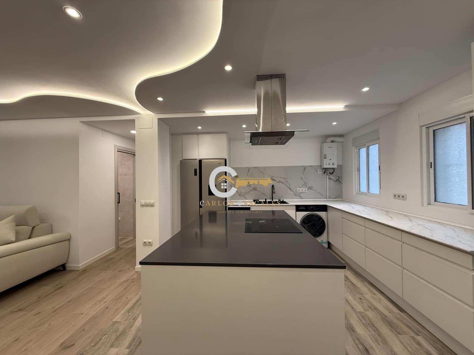 2 bedroom Flat for sale in Velez-Malaga - € 243,500 (Ref: 9608233)