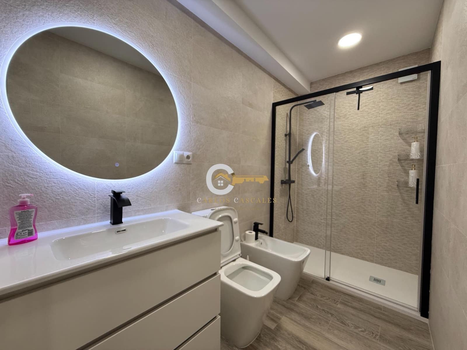 2 bedroom Flat for sale in Velez-Malaga - € 243,500 (Ref: 9608233)