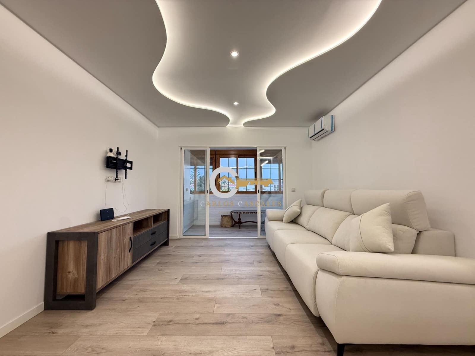 2 bedroom Flat for sale in Velez-Malaga - € 243,500 (Ref: 9608233)